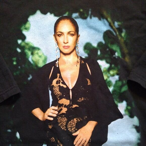 Vintage Gloria Estefan Live & Rewrapped 2004 Tour T-Shirt - Picture 1 of 8